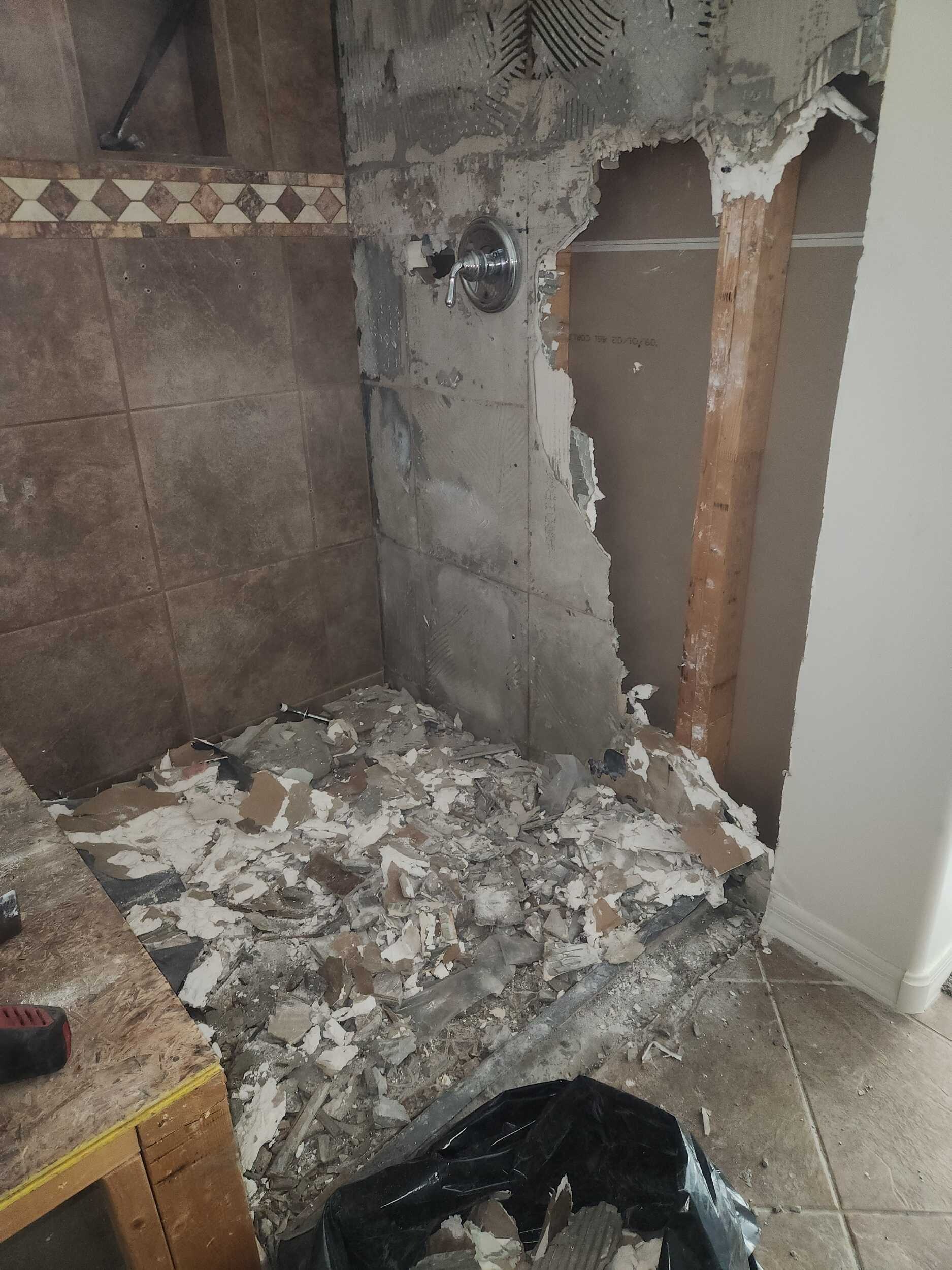 bathroom-during-bajada-28