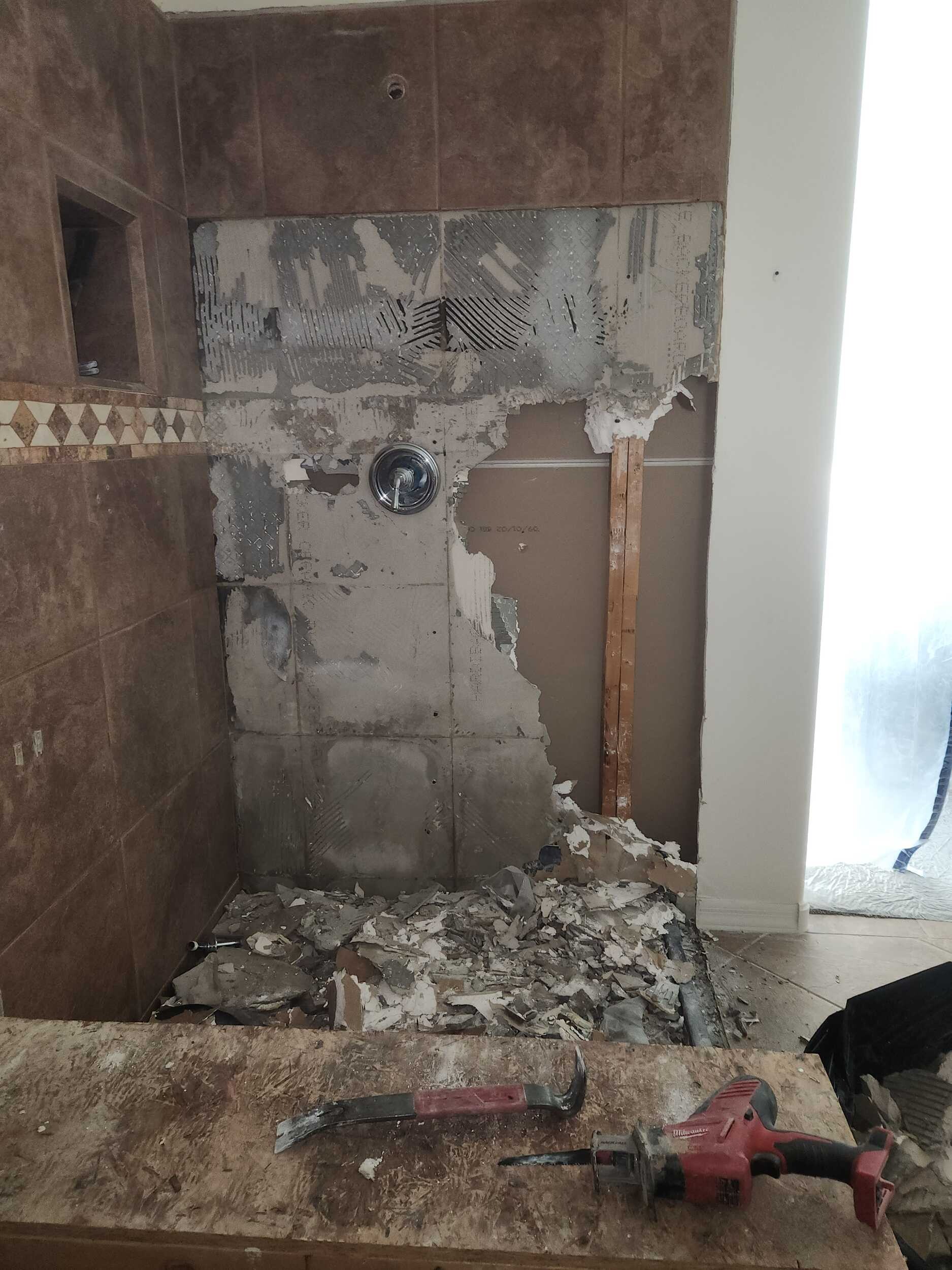 bathroom-during-bajada-30
