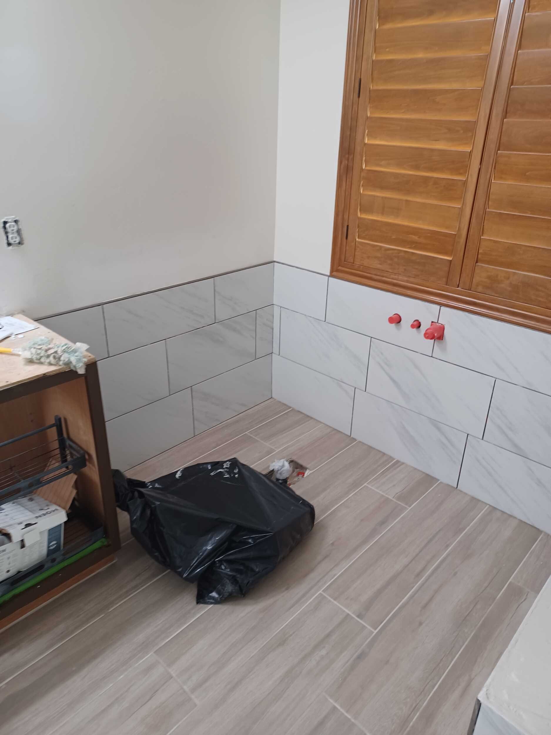 bathroom-during-bajada-65