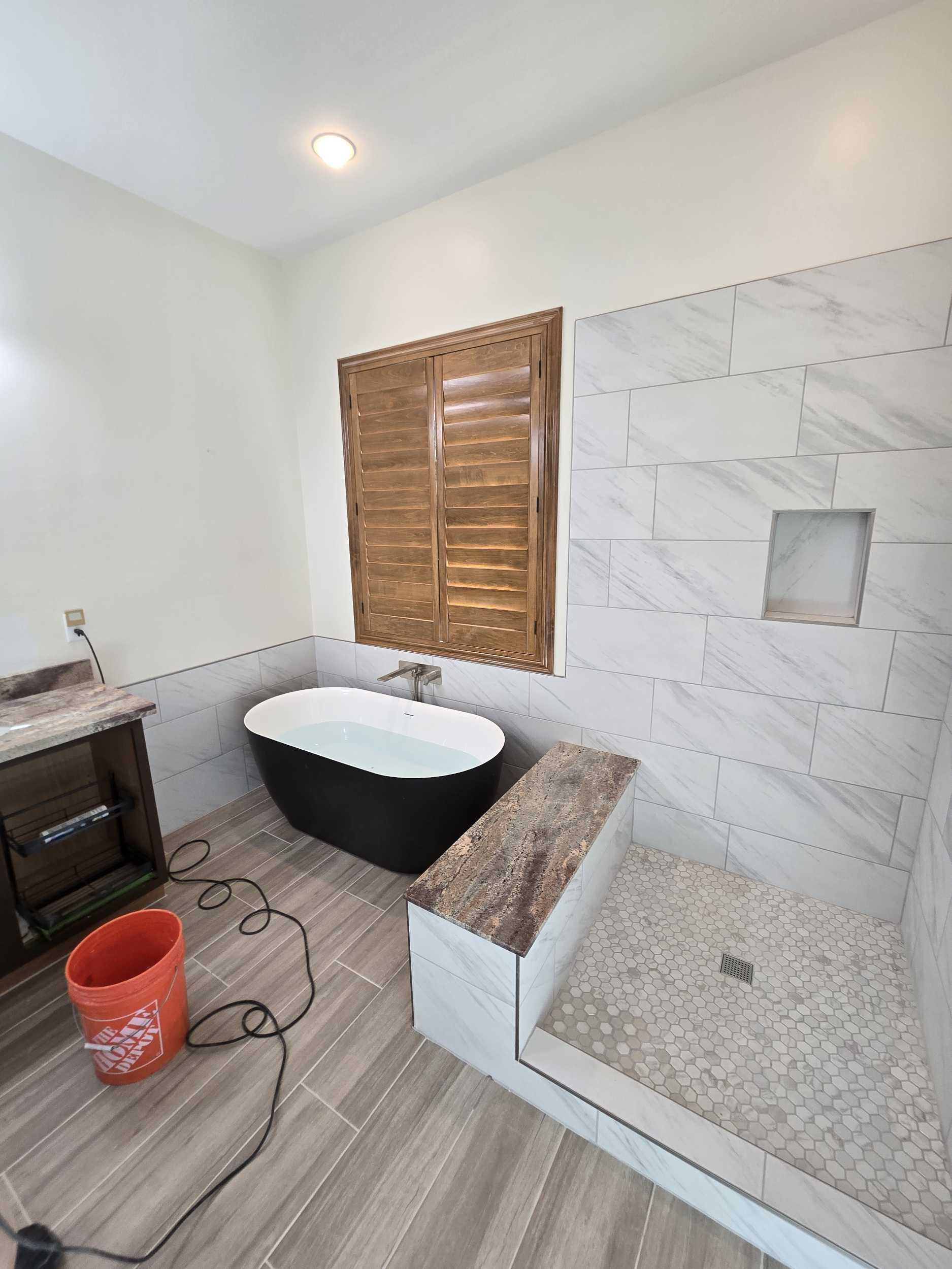 bathroom-during-bajada-76