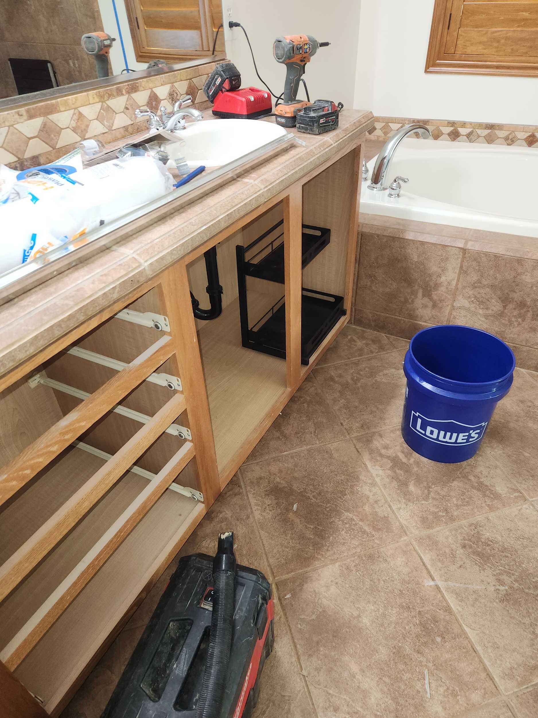 bathroom-during-bajada-9