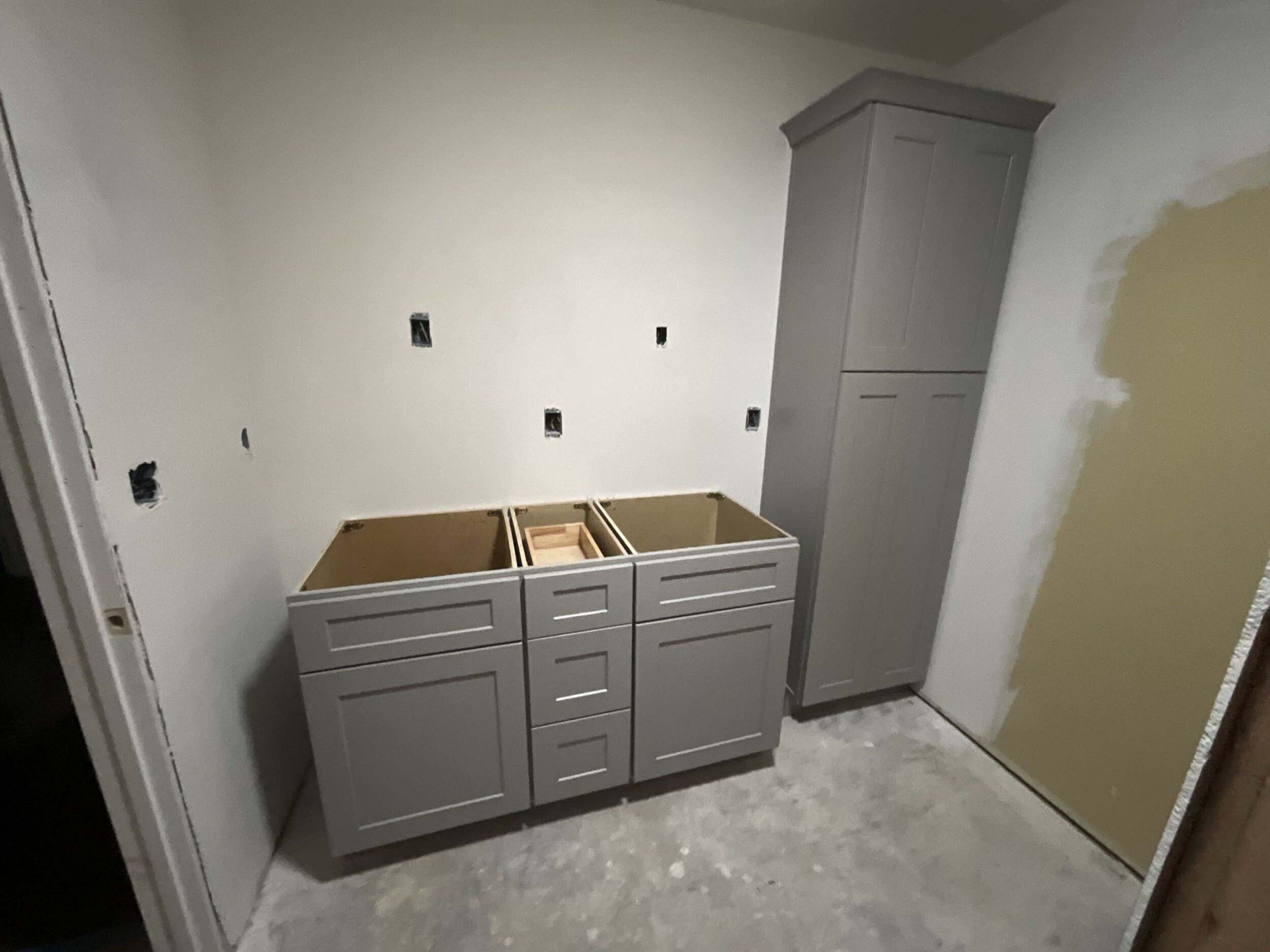 bathroom-during-yucca-28