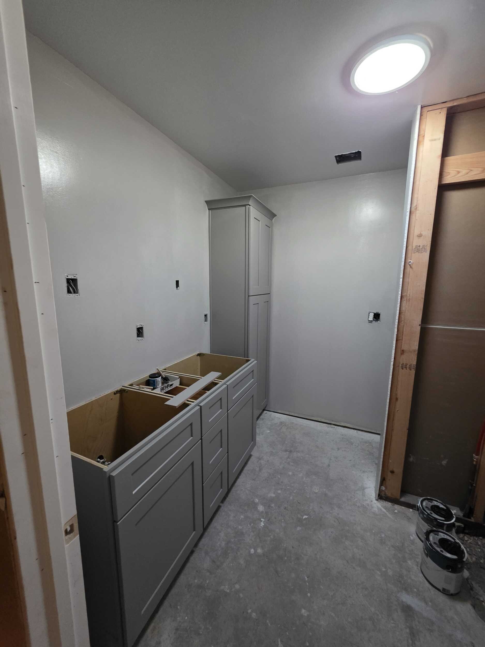 bathroom-during-yucca-36