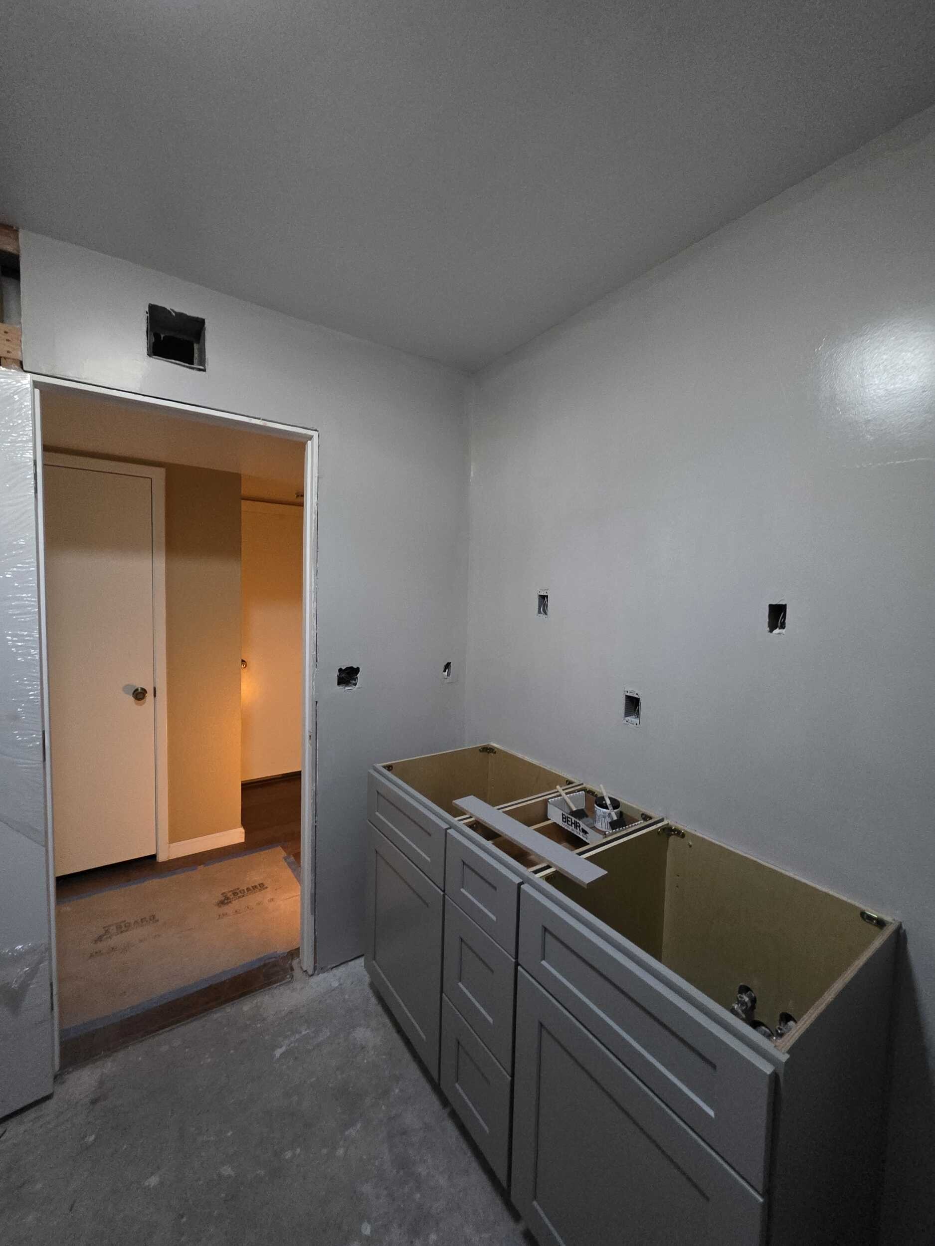 bathroom-during-yucca-37