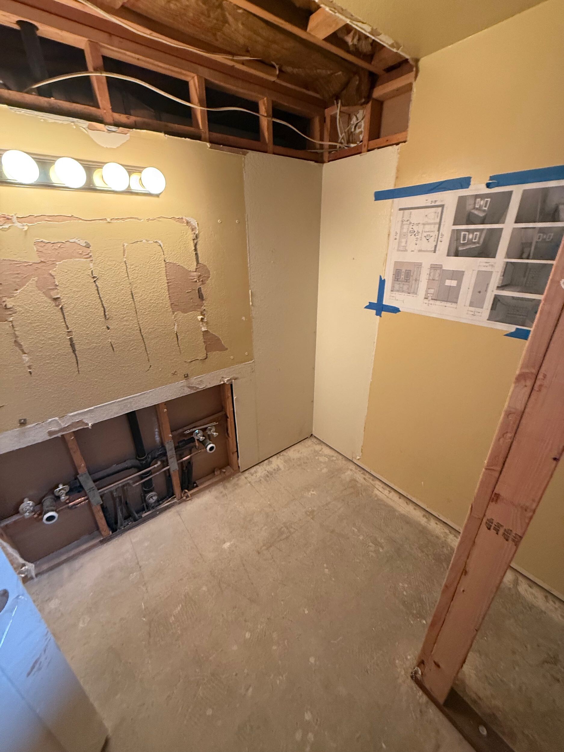 bathroom-during-yucca-52