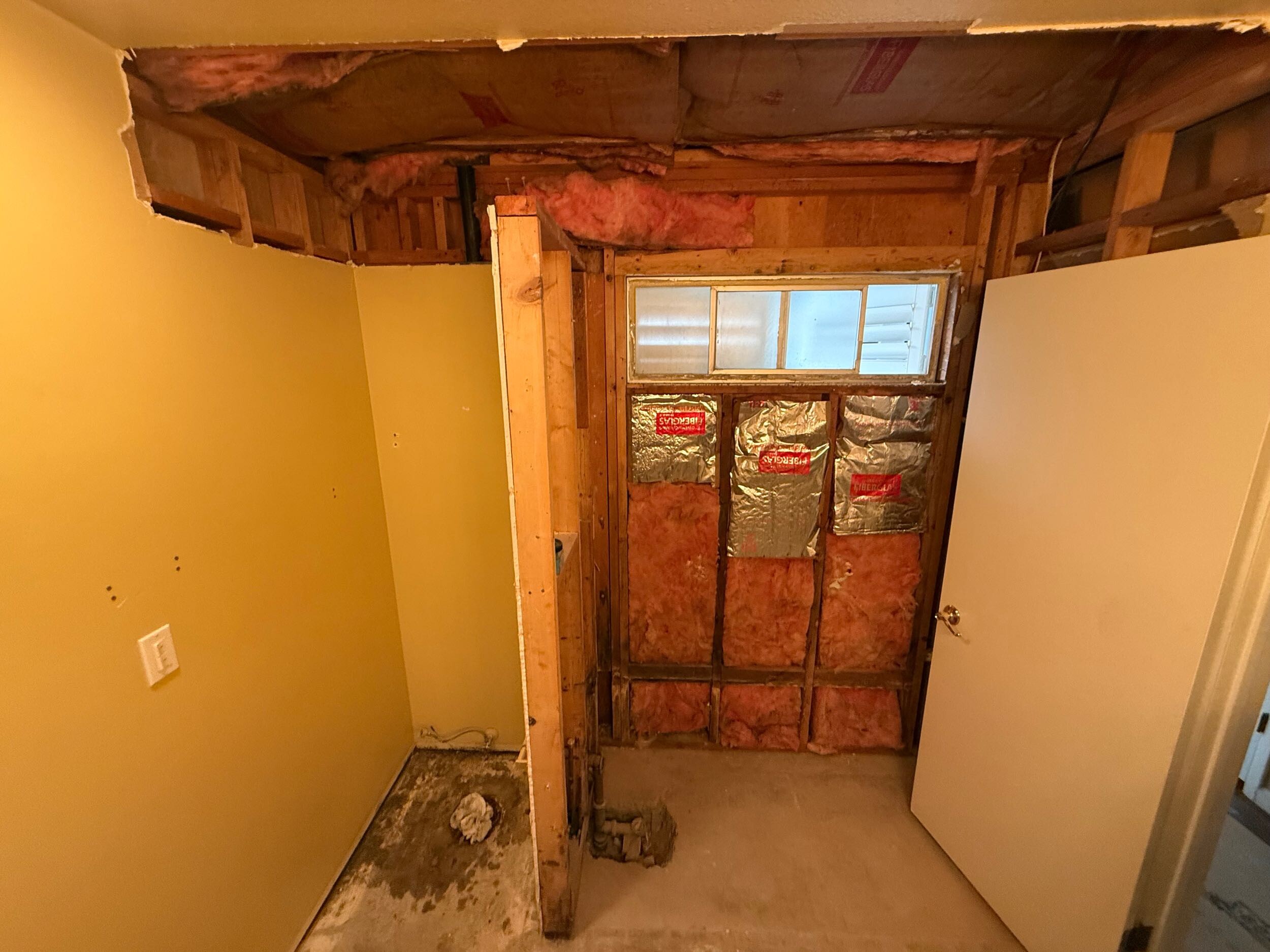 bathroom-during-yucca-72