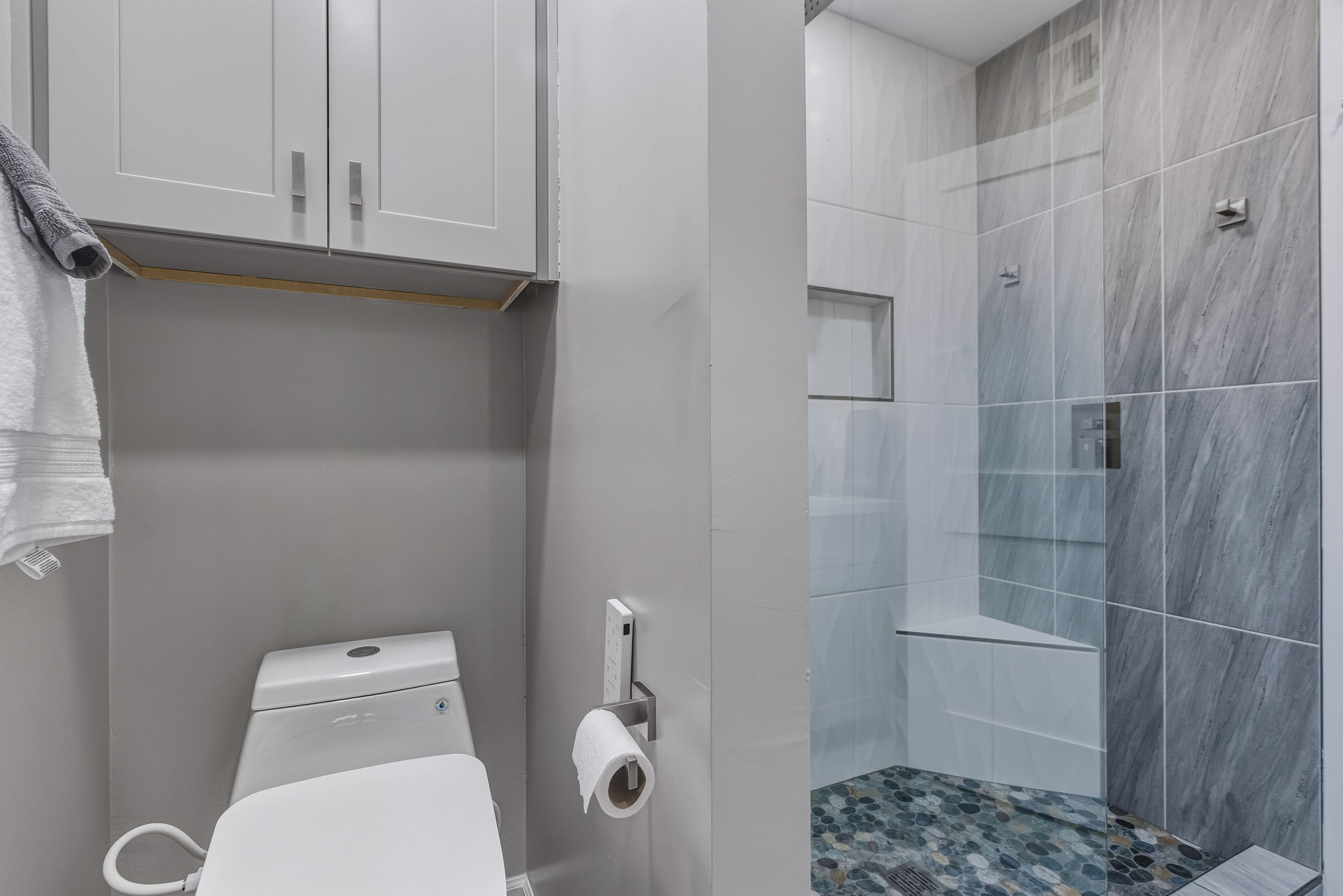 bathroom-remodel-phoenix-yucca-24