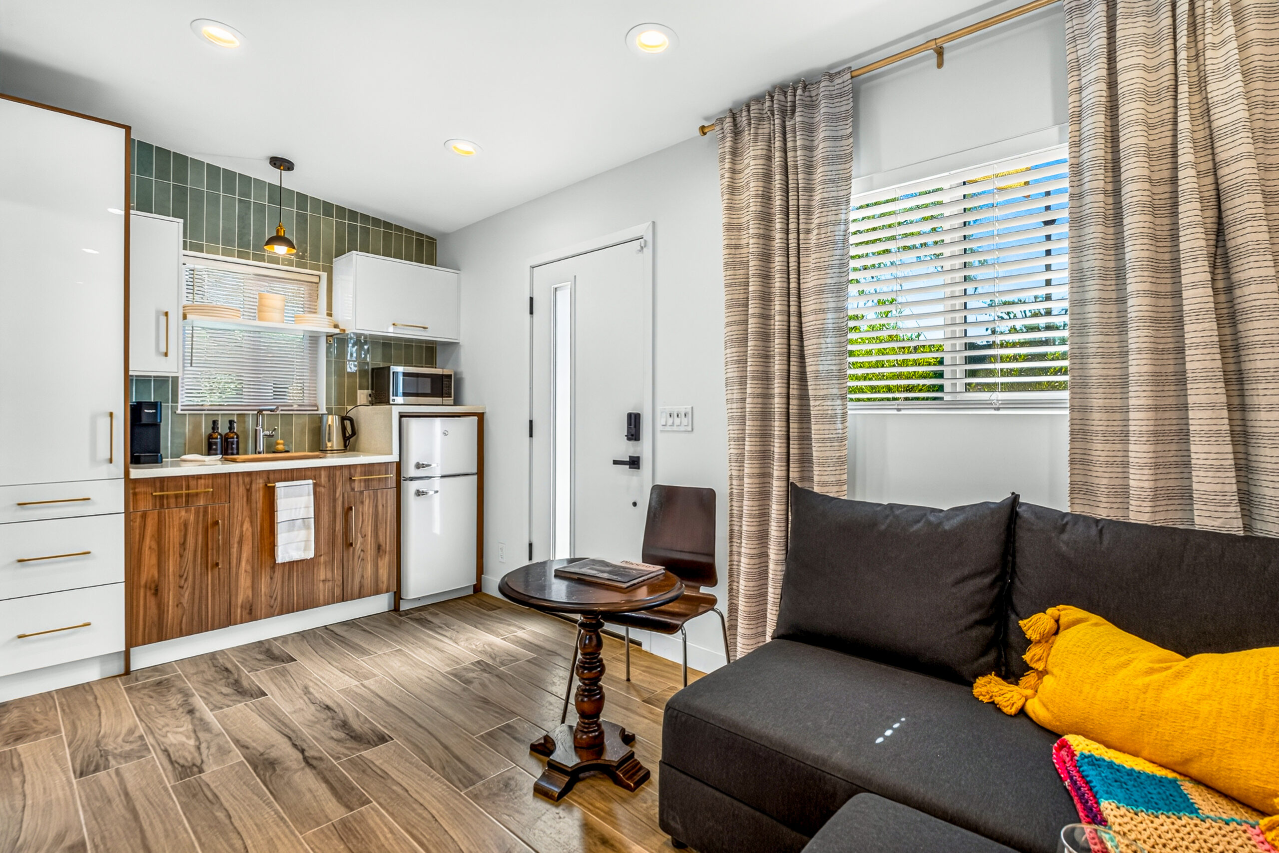 28-print-77 W Wilshire Dr–17