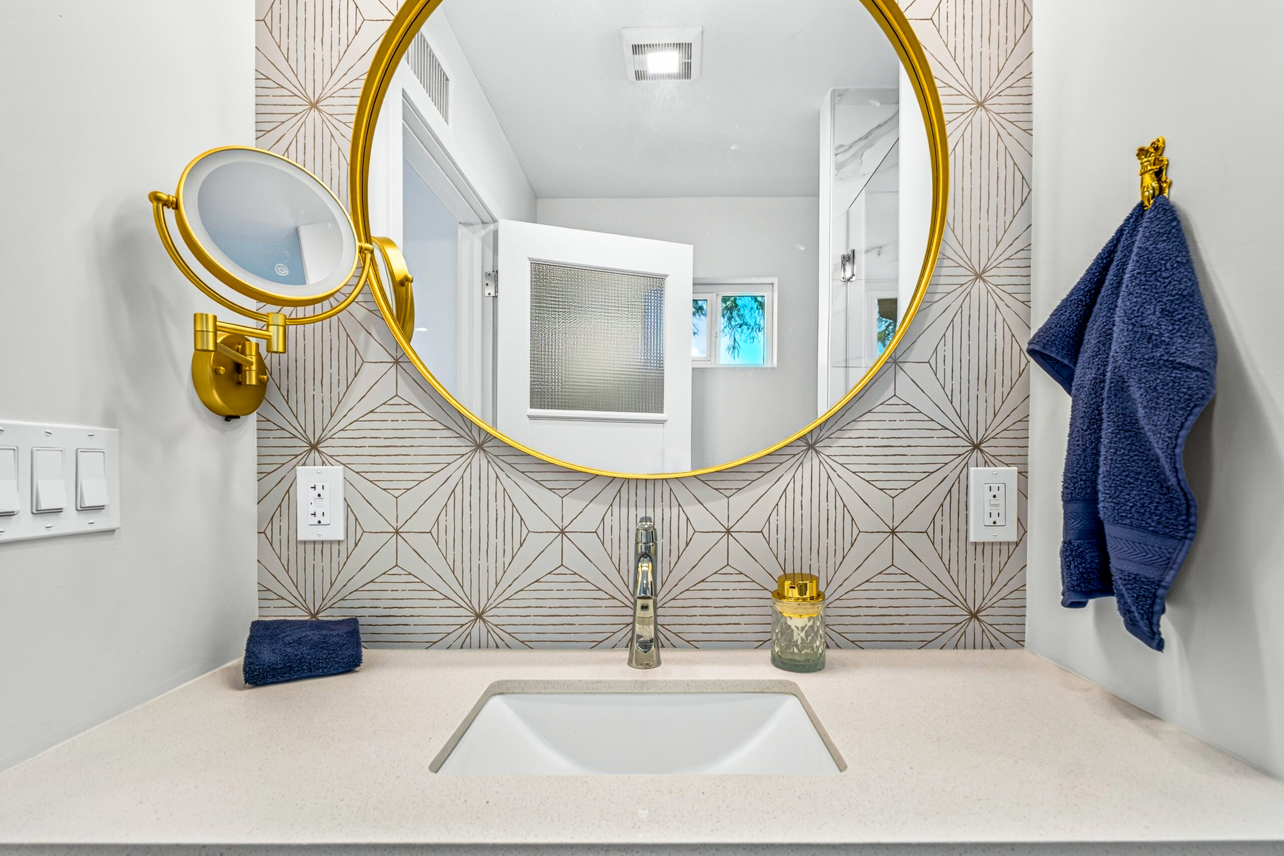 47-print-77 W Wilshire Dr–36